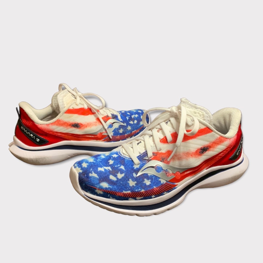 SAUCONY Kinvara USA Red, White, and Blue Running Shoes Woman’s Size 6
